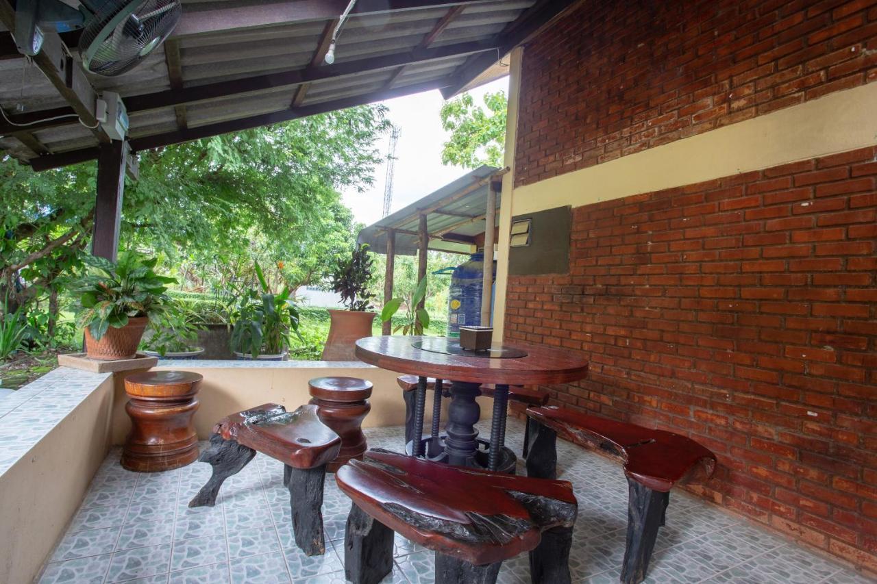 Oyo 909 Guiding Star Resort Chiang Mai Esterno foto