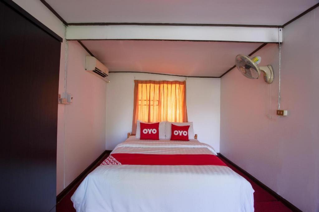 Oyo 909 Guiding Star Resort Chiang Mai Esterno foto