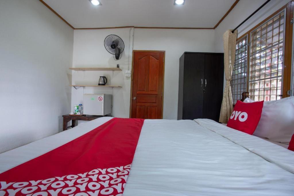 Oyo 909 Guiding Star Resort Chiang Mai Esterno foto