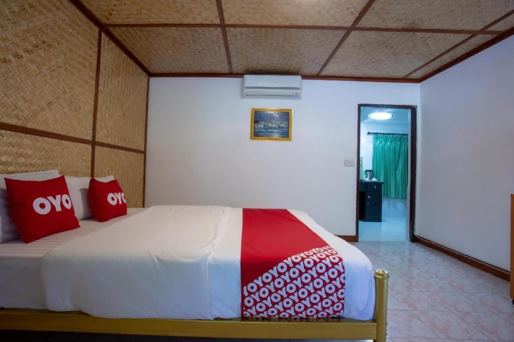 Oyo 909 Guiding Star Resort Chiang Mai Esterno foto
